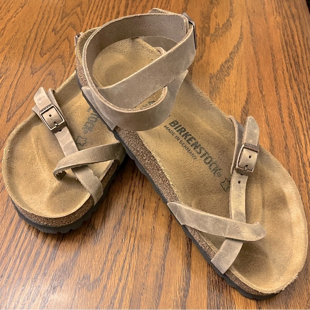 BARELY WORN…Birkenstock sandals
